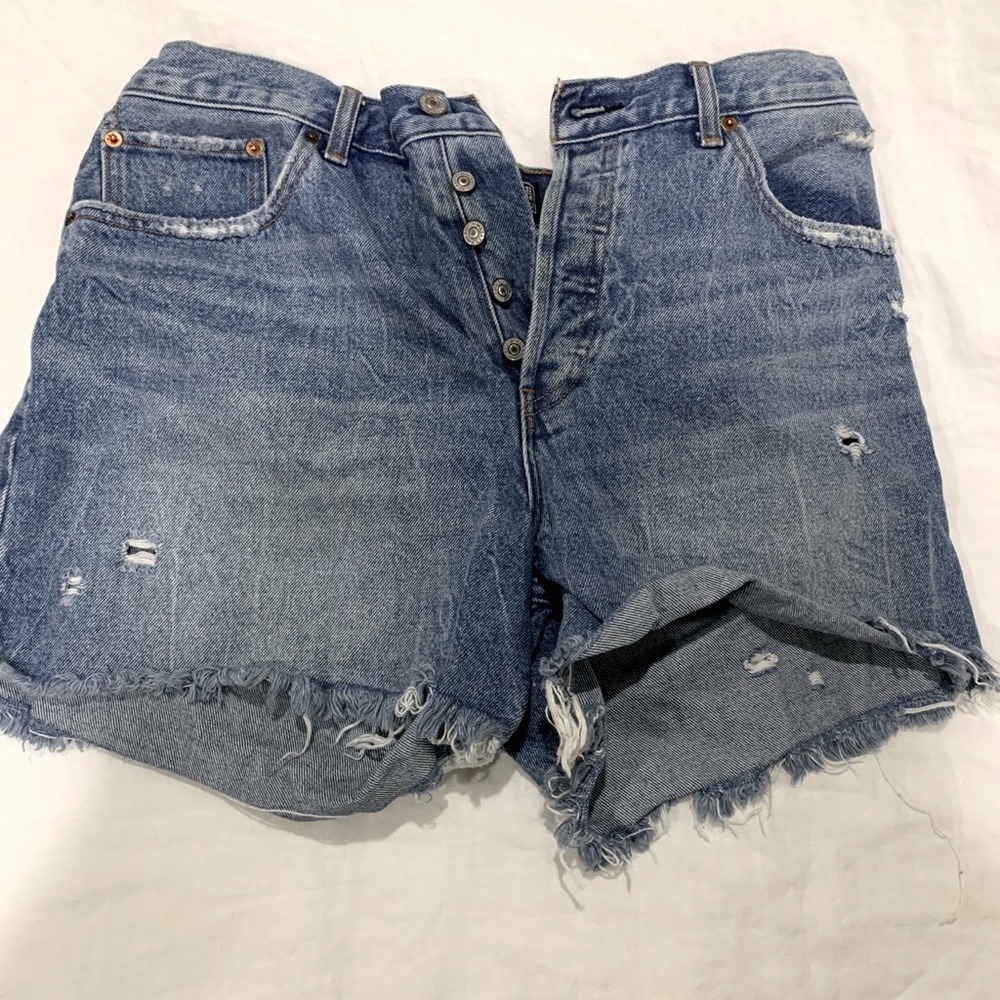 Abercrombie + Fitch 4” shorts